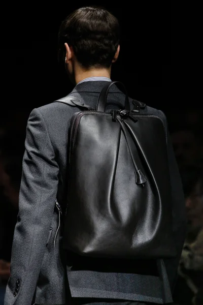 Look 27